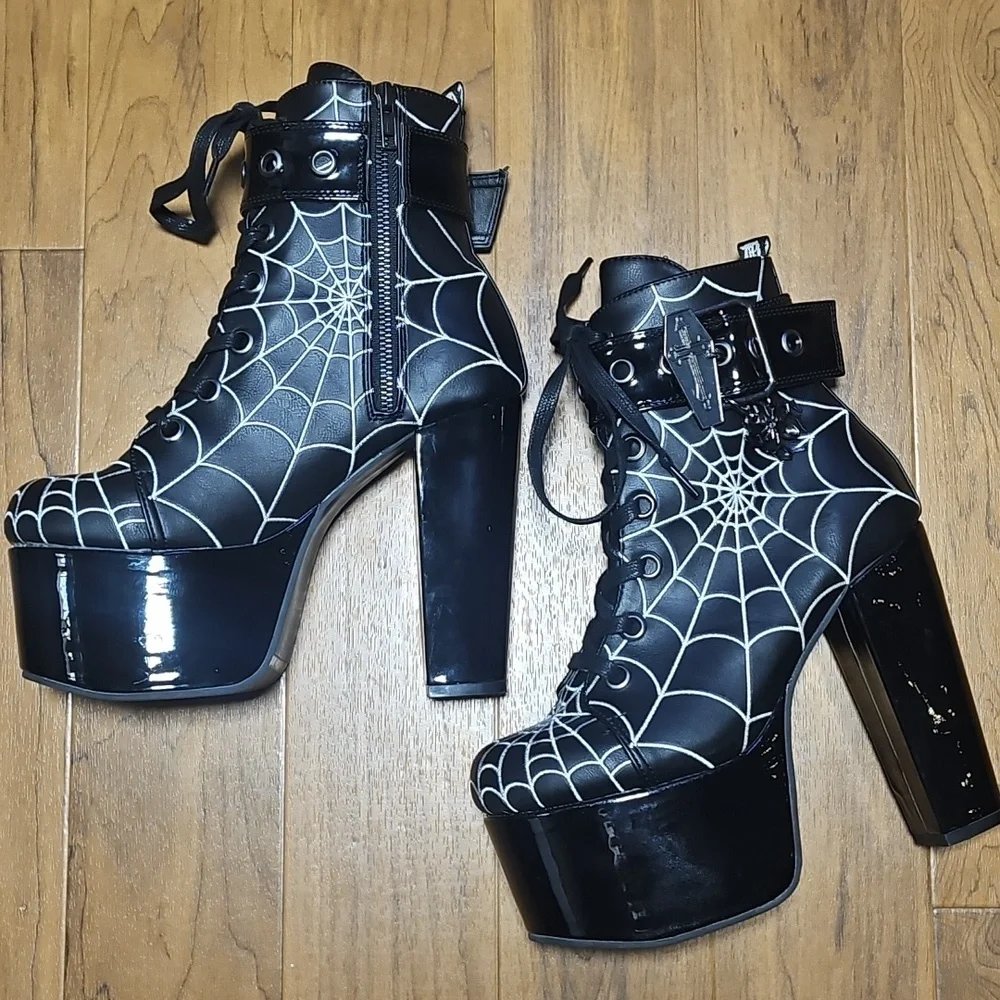 Demonia Spiderweb Torment Boots - Picture 6 of 11